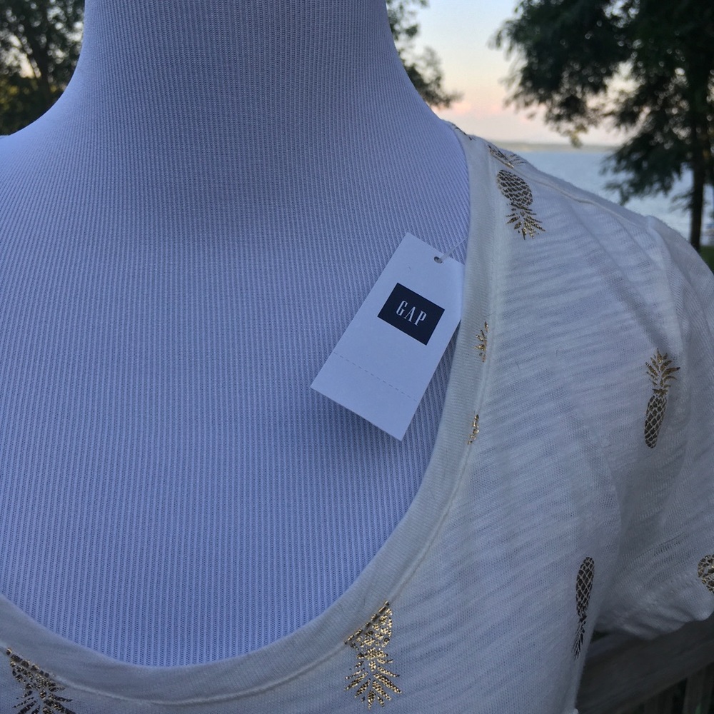 GAP Pineapple Shirt - Picture 6 of 9